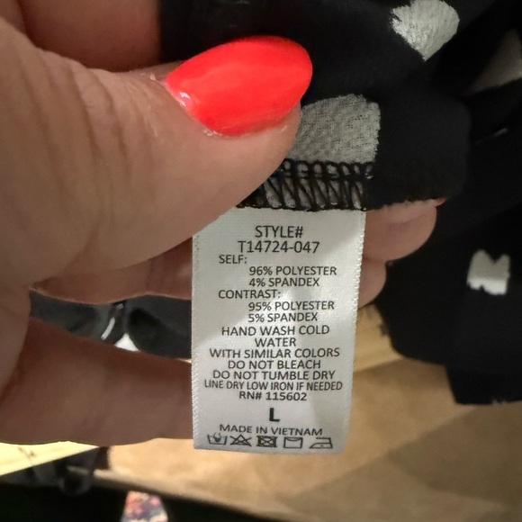 Lush Kona Surplice Bodysuit Blouse Women’s Size Large - Picture 6 of 7